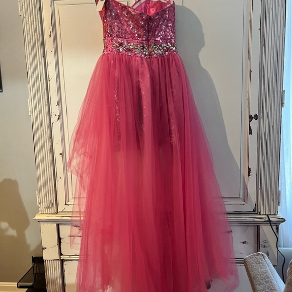 Beautiful Dress for Prom or any formal. - Picture 4 of 5